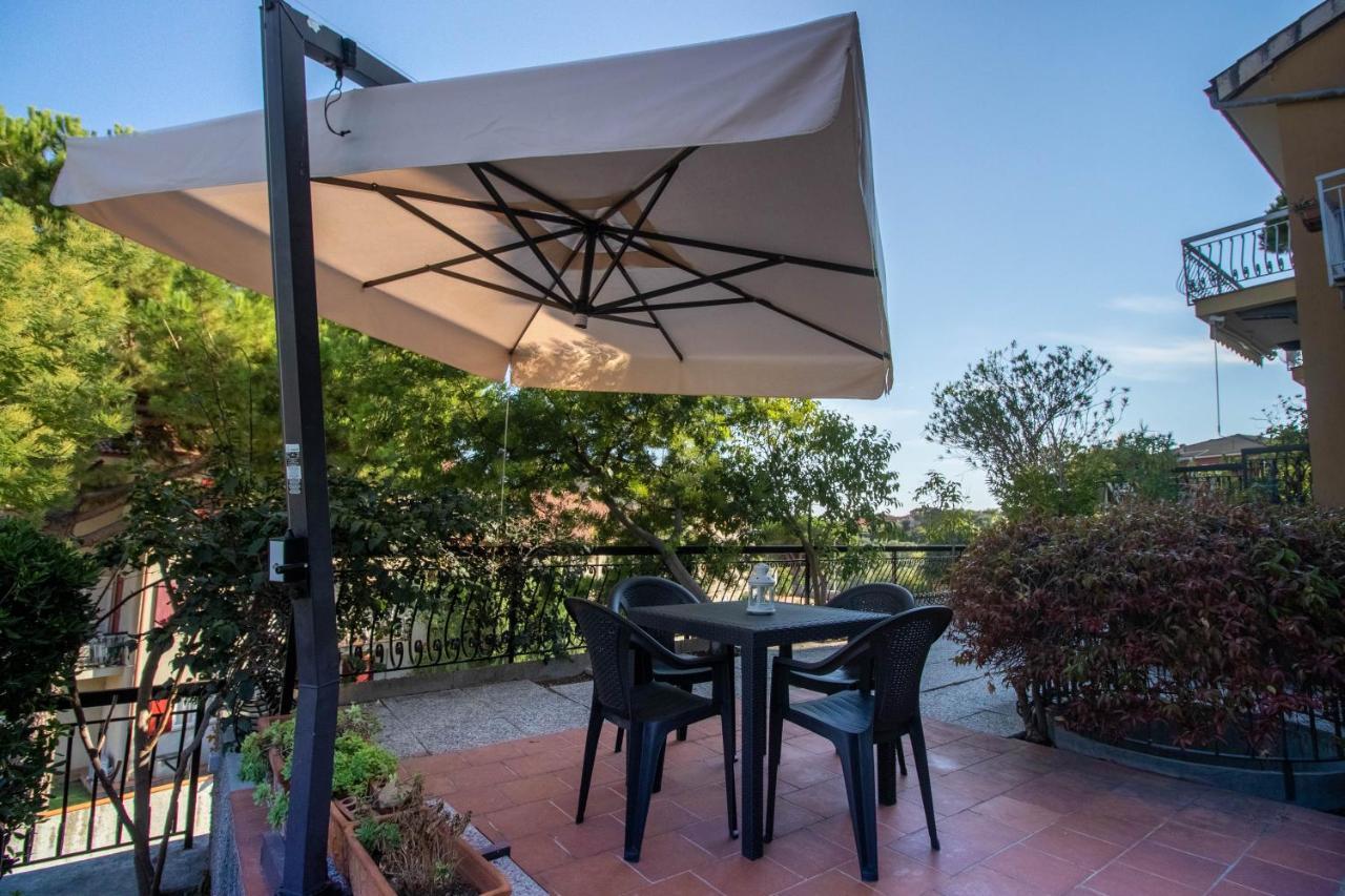 Luminoso Appartamento Con Ampia Terrazza San Bartolomeo Al Mare Eksteriør bilde
